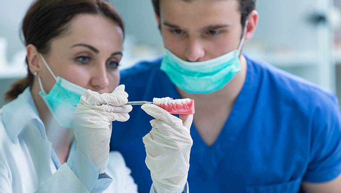 Kaç Tür Diş Protezi Vardır?