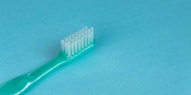 Sert Diş Fırçalarının Diş Eti Sağlığına Etkileri ve En İyi Uygulamalar